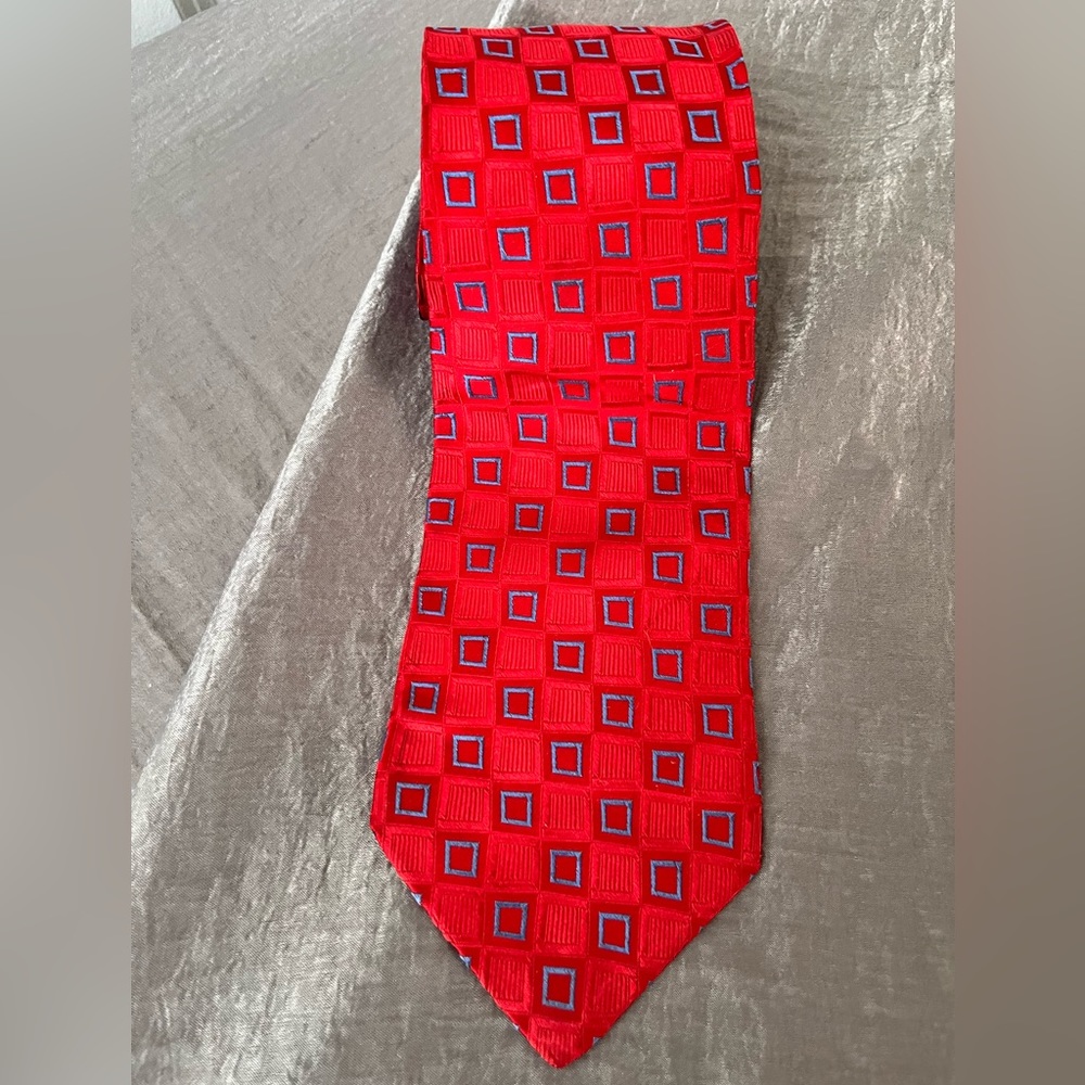 Tommy Hilfiger two fabric tie.